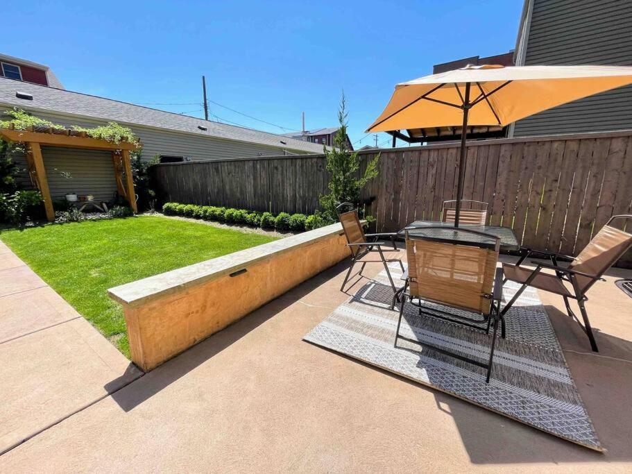 Hébergement de vacances 4 Bedroom 3 Bath Sleeps 10 Pet Friendly Private Backyard, 2 Car Garage, Views, Close To Stadiums And Casino *
