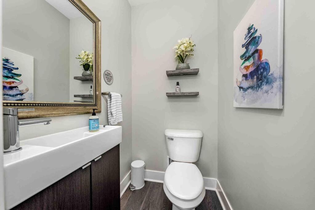 4 Bedroom 3 Bath Sleeps 10 Pet Friendly Private Backyard, 2 Car Garage, Views, Close To Stadiums And Casino Hébergement de vacances Pittsburgh